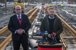 Primátor Bratislavy Matúš Vallo a minister dopravy Jozef Ráž. FOTO:TASR/Jaroslav Novák